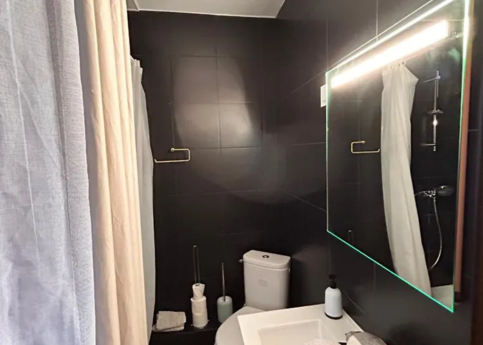 Superbe Neuf Avec Balcon *